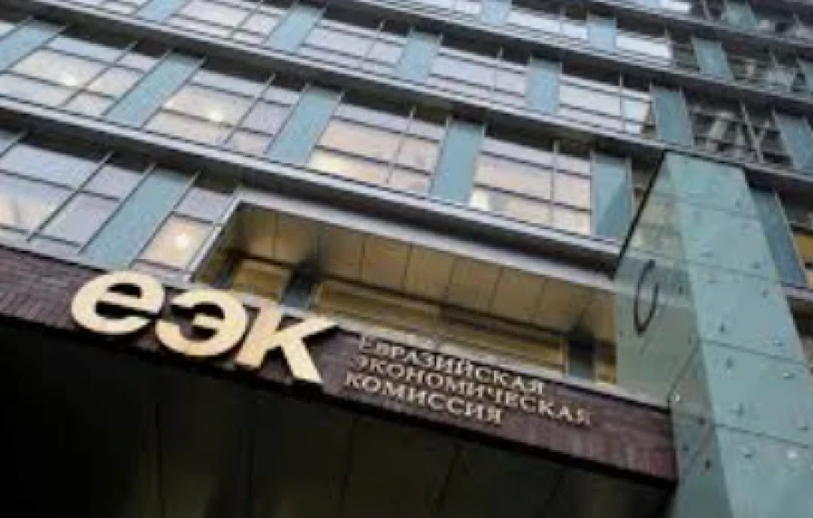 Кыргызстанда мурдагы саясатчылар менен ЕЭК кызматкерлеринин мамлекеттик кызматка өтүшүн жеңилдетишет