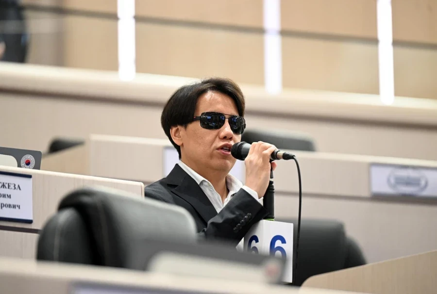 Депутат «кызыкчылыктар кагылышы» мыйзамын иштебегендиги үчүн сынга алды