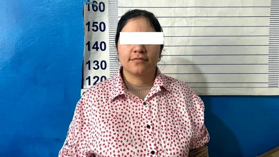 Хотела в Германию, а получила долг перед банками в 100 тысяч: в Сулюкте задержали работницу кафе