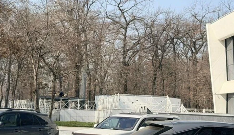 Его в дверь, а он - в окно: павильон телеканала Nomad TV возводят рядом с Русским драмтеатром