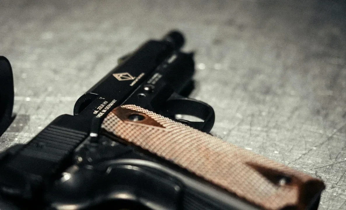 В Бишкеке мужчина застрелился в автомобиле