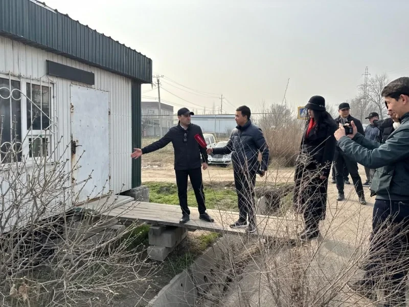 Два сквера, мусоросортировочные пункты. Улицу Ауэзова в Бишкеке благоустраивают