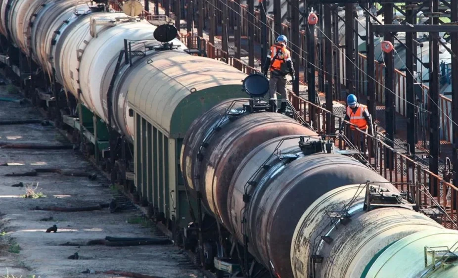 Кыргызстан начнет экспорт бензина Аи-80 в Таджикистан и Афганистан