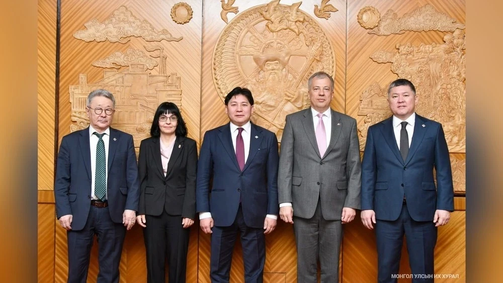 Депутат парламента Монголии встретился с заместителем председателя Национального собрания Венгрии