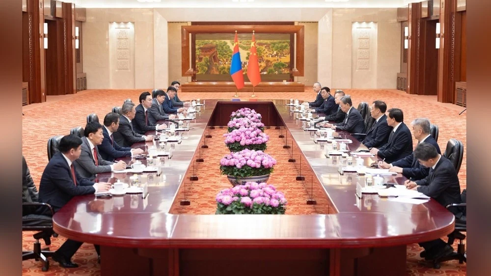 Chairman of the Parliament of Mongolia and Chairman of the Standing Committee of the National People's Congress held talks