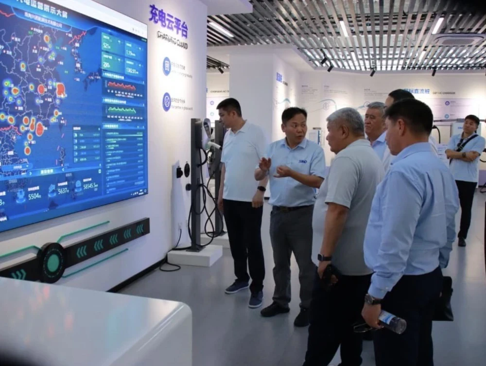 Китайская корпорация займется развитием инфраструктуры зарядок для электромобилей в КР