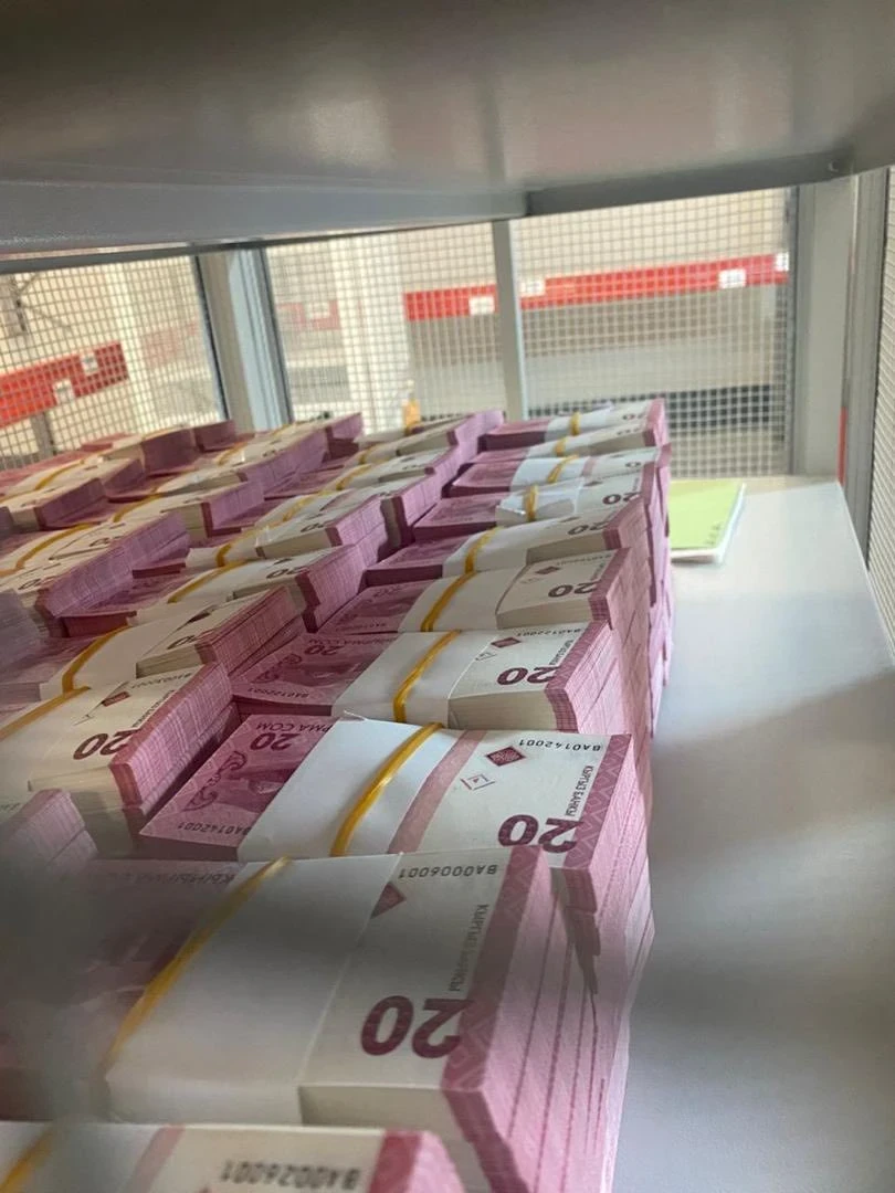 Kyrgyzstan Has Started Printing Its Own Som — President Declares an "Historic Day"