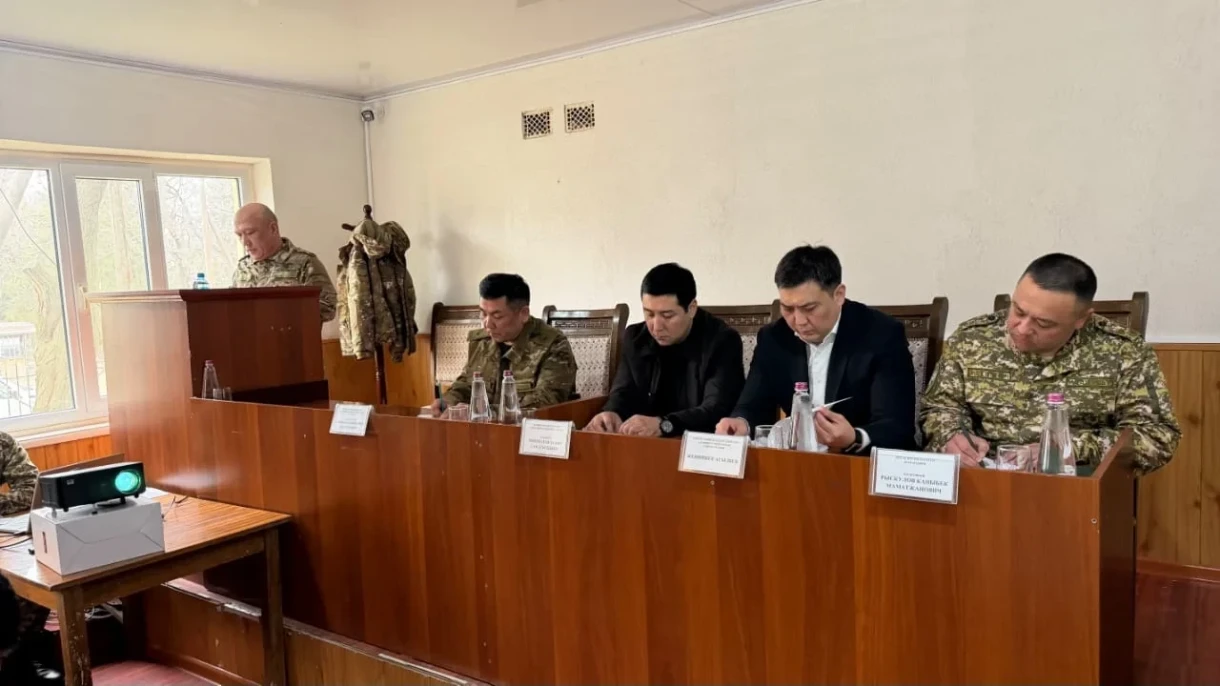 Мамлекеттик чек арадагы инженердик жабдыктарды колдонуу жана контрабандага каршы күрөшүү Кулундуда талкууланды