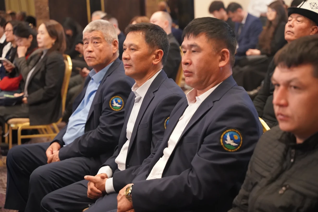 Кыргызстанда браконьерликке каршы күрөшкө кошкон салымы үчүн егерлерди жана активисттерди сыйлашты