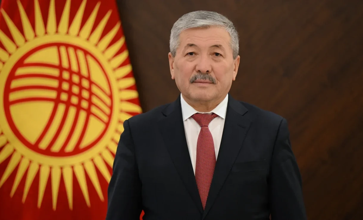 Адылбек Касымалиев поздравил работников судебной системы с профессиональным праздником