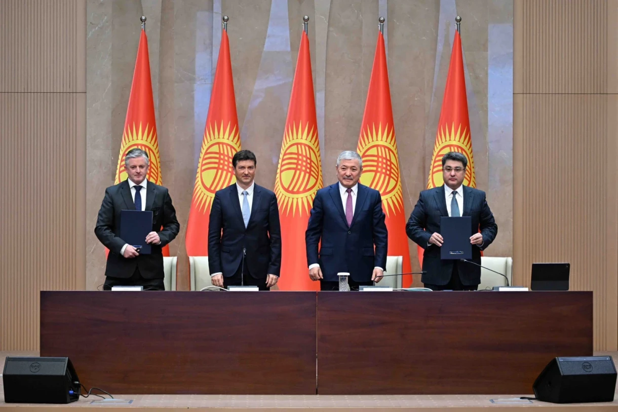 Kyrgyzstan purchases two Airbus A321 aircraft. The agreement was signed in the Cabinet.