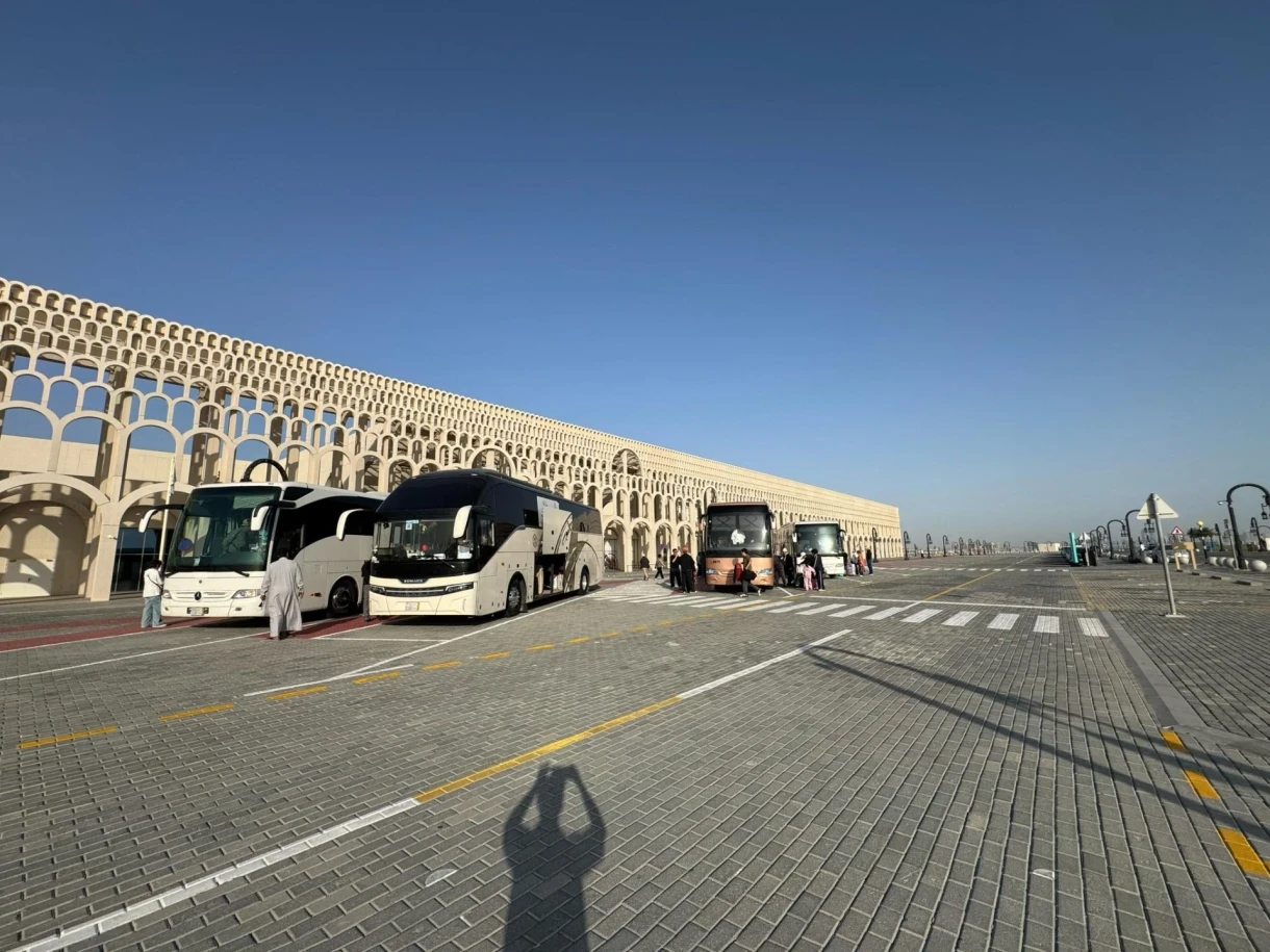 На круизном лайнере в Катаре остались 134 кыргызстанца. Их возвращают на родину