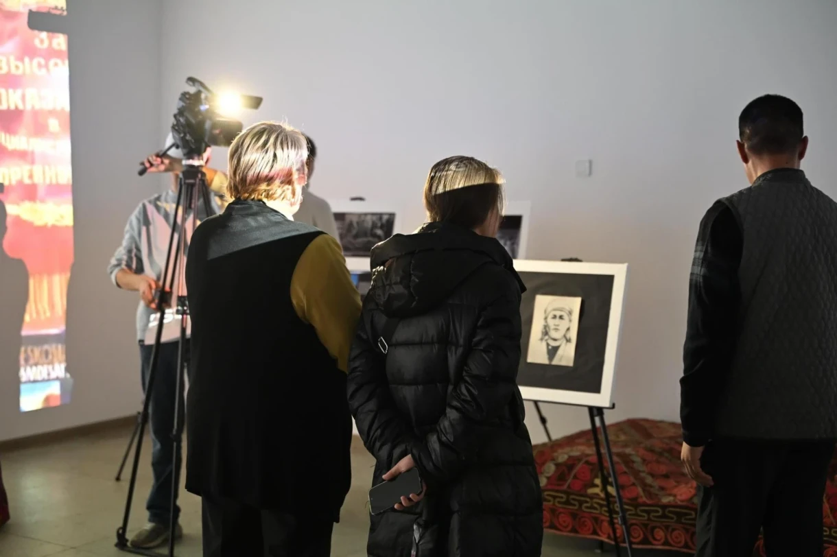 В Бишкеке открылась выставка, посвященная Уркуе Салиевой