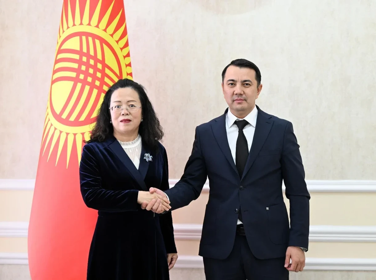 Спикер ЖК обсудил с послом КНР развитие межпарламентских и экономических связей