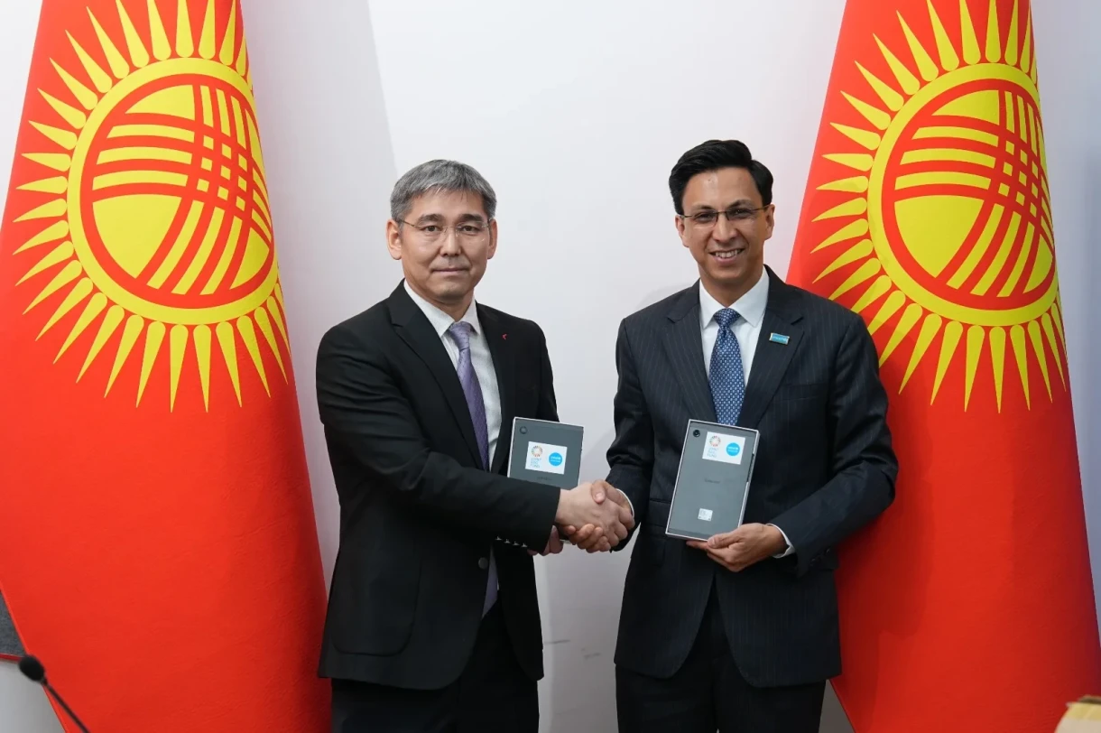 ЮНИСЕФ КРнын Саламаттык сактоо министрлигине 247 планшет тапшырды