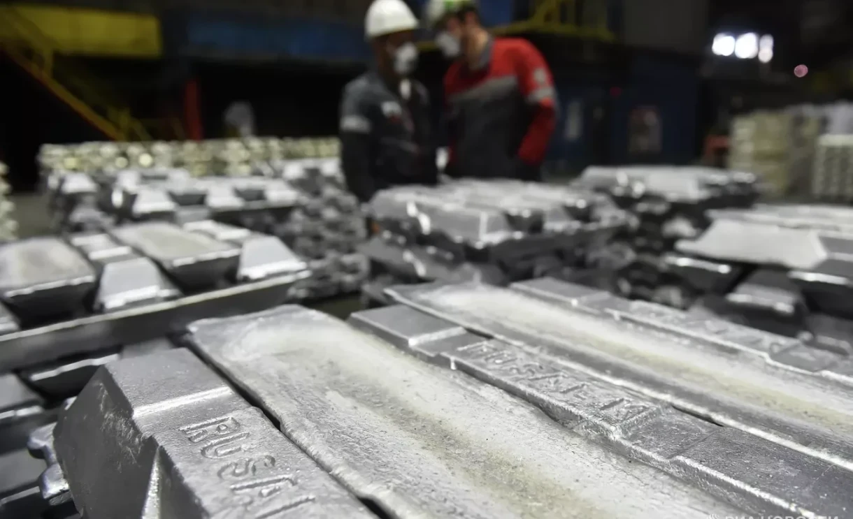 Цена алюминия поднялась выше 3500 долларов за тонну впервые с 2022 года