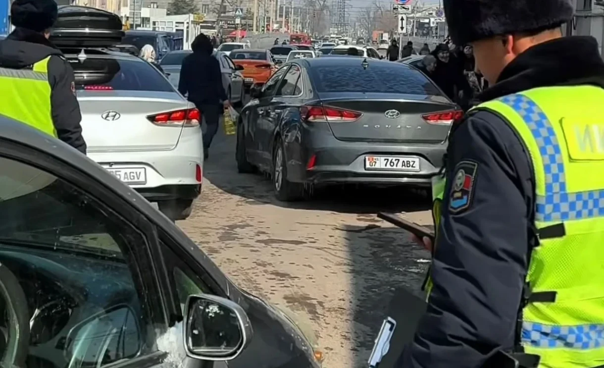 Ош базарында Бишкекте коомдук тартипти камсыздоо боюнча рейддер өткөрүлдү