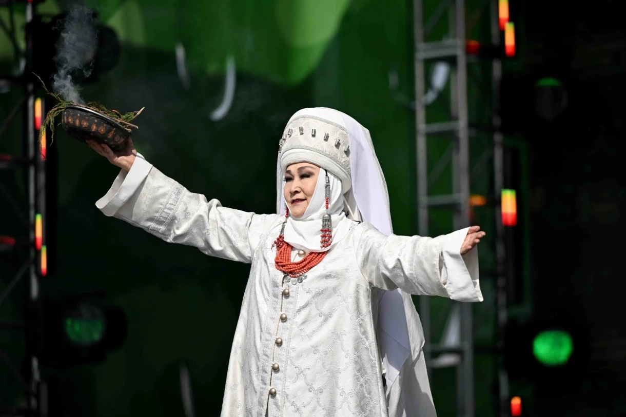 Кабминдин башчысы Нооруз менен куттуктап, Кыргызстандын жетишкендиктери тууралуу айтып берди