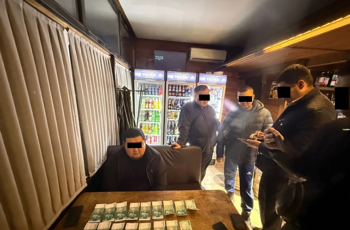 Обещала помочь за $26 тысяч. Задержана секретарь Чуйского облсуда