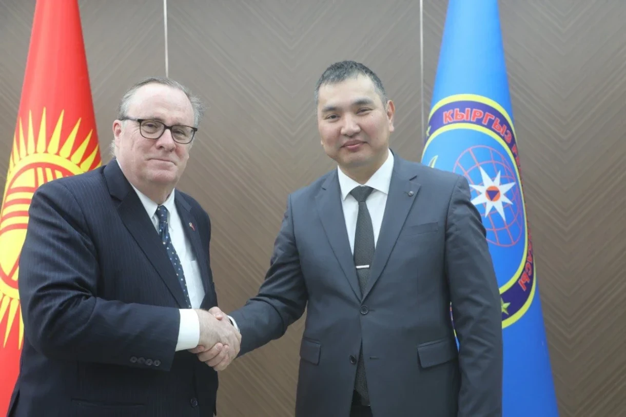 Глава МЧС и посол США обсудили сотрудничество в сфере предупреждения ЧС