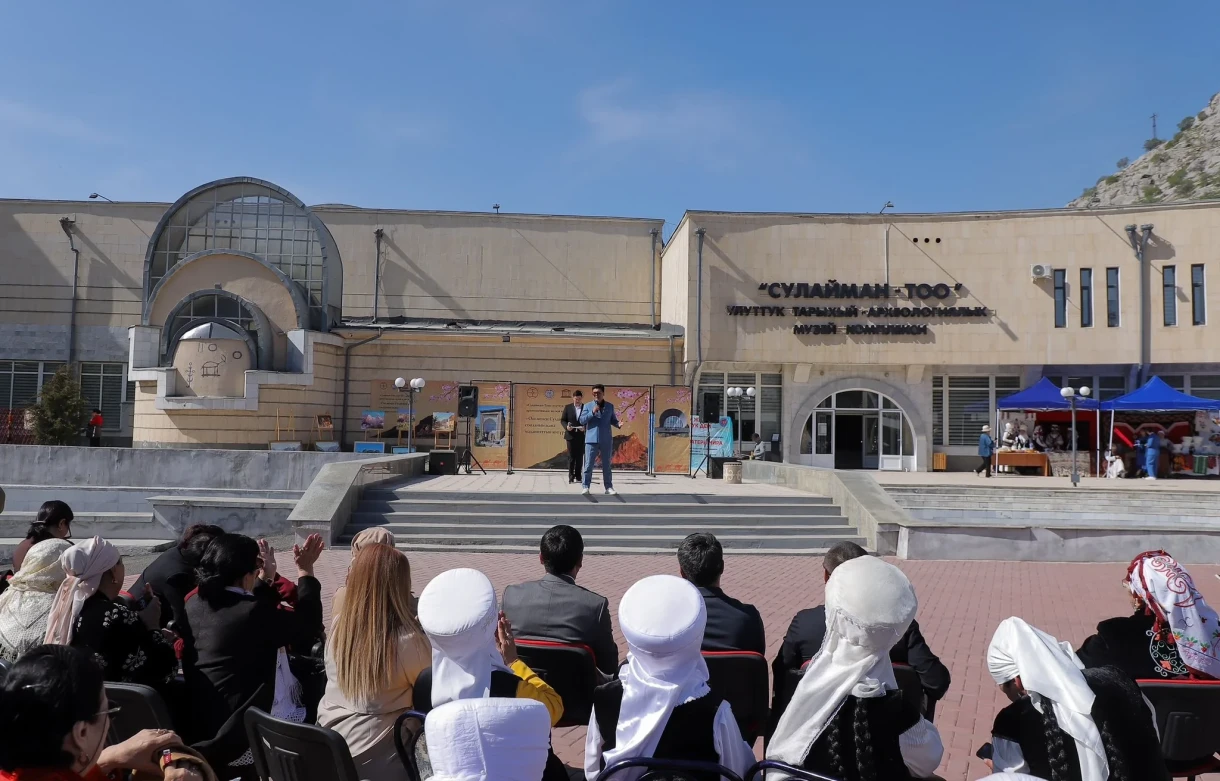 Ош открыл туристический сезон демонстрацией блюд и ярмаркой ремесел - фото