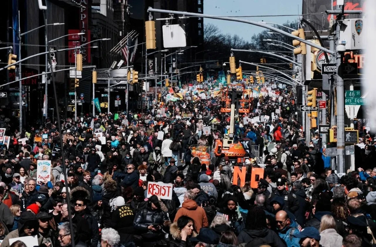 Massive protests against Donald Trump under the slogan No Kings took place in the USA
