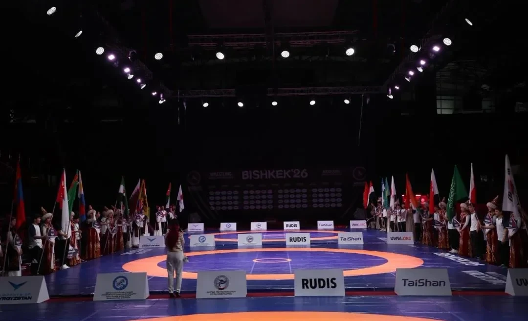 ЧА-2026 в Бишкеке. Трое кыргызстанцев вышли в финал в первый день турнира по борьбе