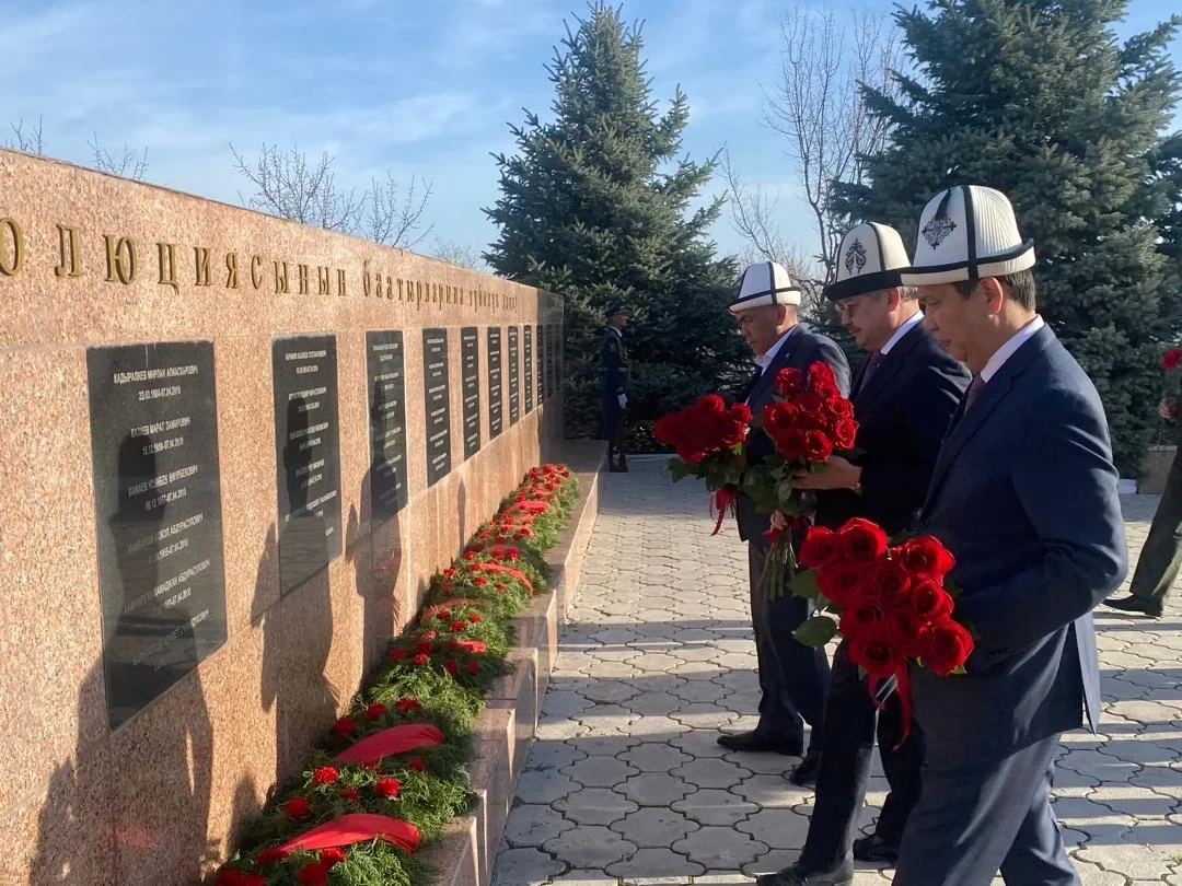 Арслан Койчиев почтил память погибших в апрельских событиях