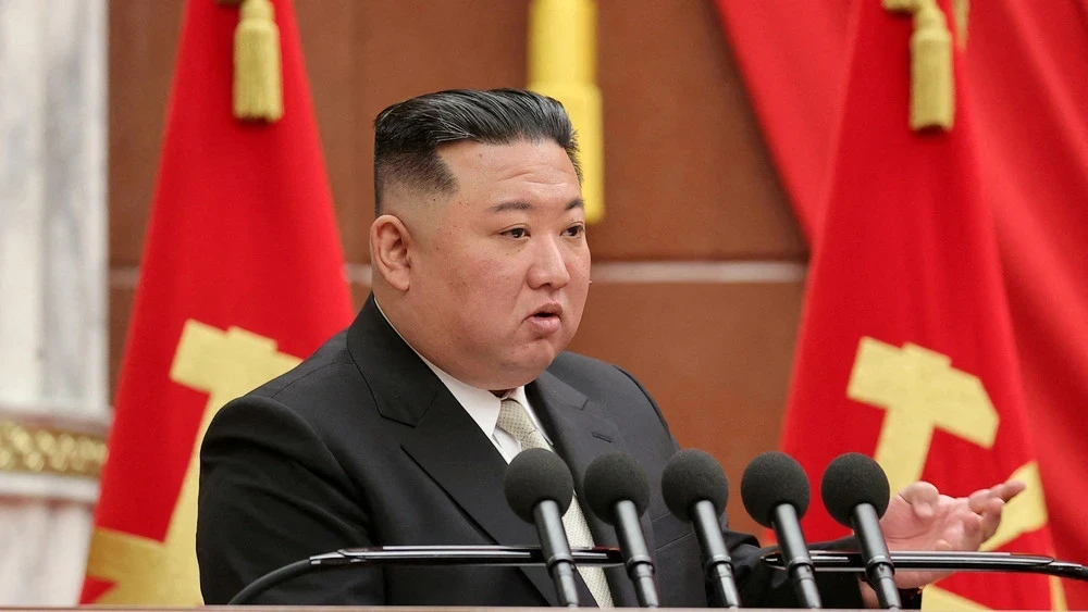 Ким Чен Ын Түштүк Кореянын президентинин учуп келген БПЛА үчүн кечиримин кабыл алды