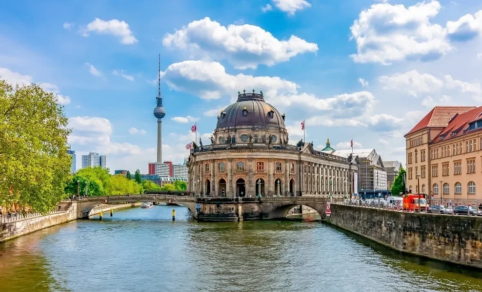 Текебаев: Для обучения в Германии достаточно знания немецкого языка