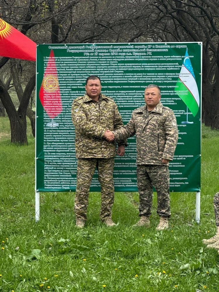На заставе "Боз-Адыр" Кыргызстан менен Өзбекстандын чек арачыларынын жолугушуусу өттү
