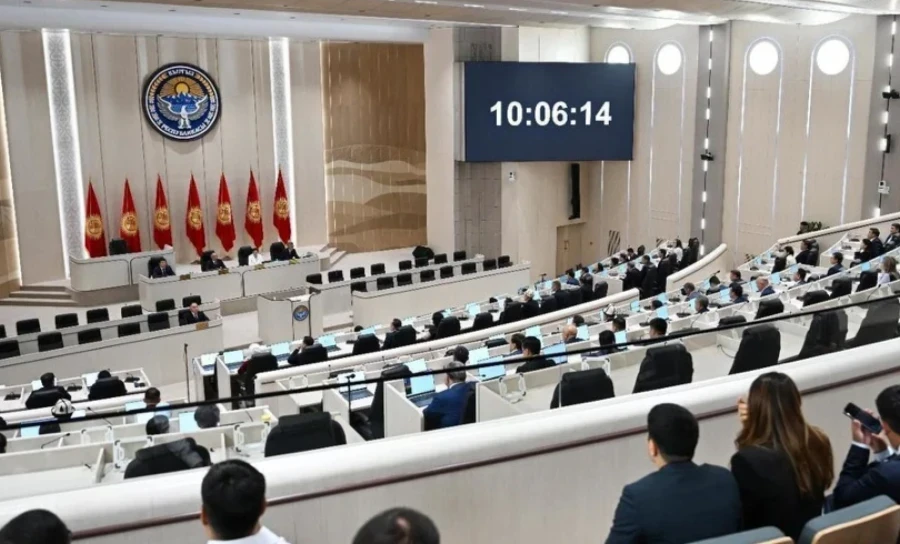 Чиновниктерди Жогорку Кеңешке келүү милдетинен бошотушат