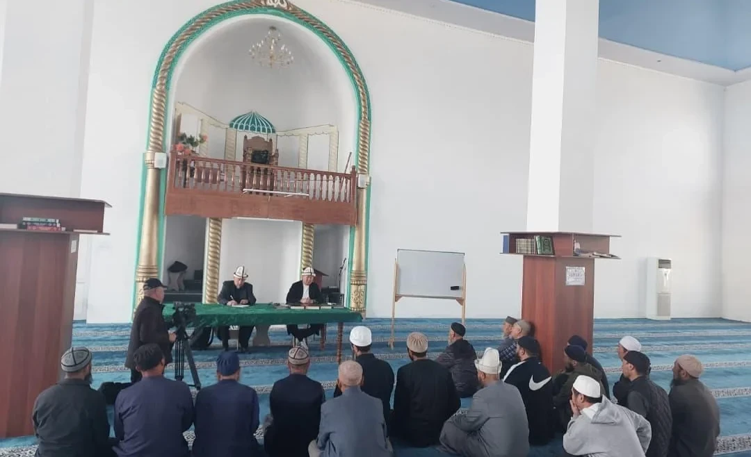 ГКНБ и ДУМК провели профилактику экстремизма в Иссык-Кульской области