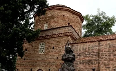 В Турции почтили память кыргызских воинов у «Мавзолея кыргызов» в Изнике