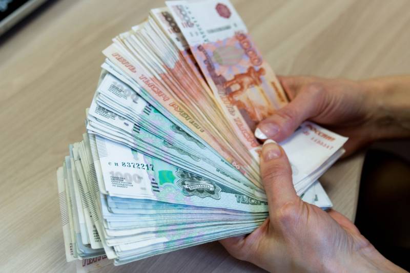 Пенсии перенесены на неопределенный срок: пожилые граждане вынуждены продолжать работать