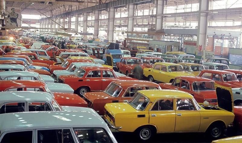 Советские ‘Москвичи’: как различаются модели разных заводов?